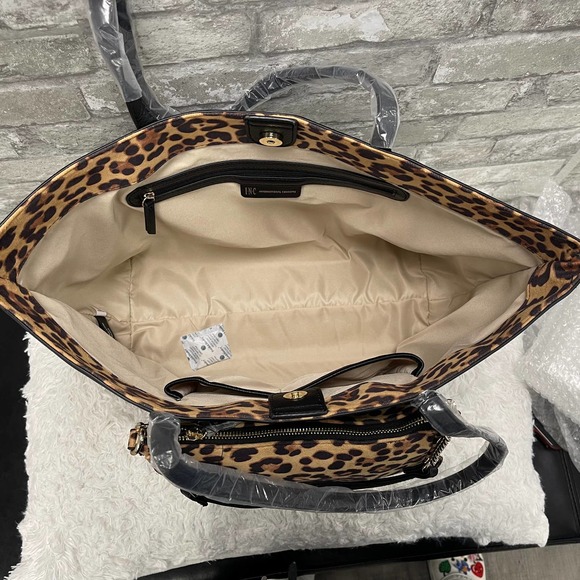 $199.50 Retail INC bag ZOIEY 2 PC LEOPARD 10011026700 - Picture 5 of 11